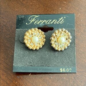 NWT Ferraranti Gold and Cream Pearl Design Elegant floralEarrings